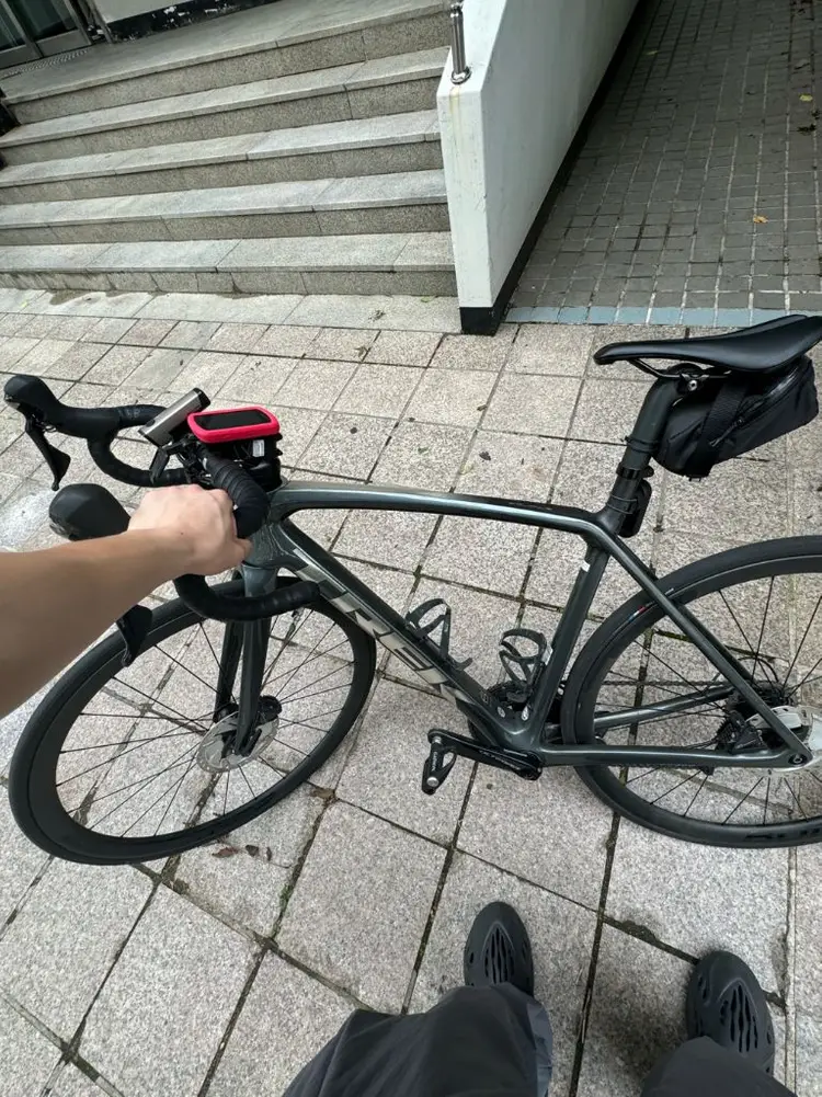 TREK 에몬다 SL6 disc pro 리튬 그레이 이미지