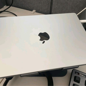 맥북 프로 14인치 M4 Pro 24GB 실버 이미지