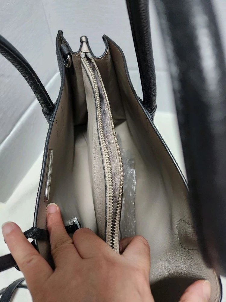 블랙 레더 토트백 마이크코어스 이미지
