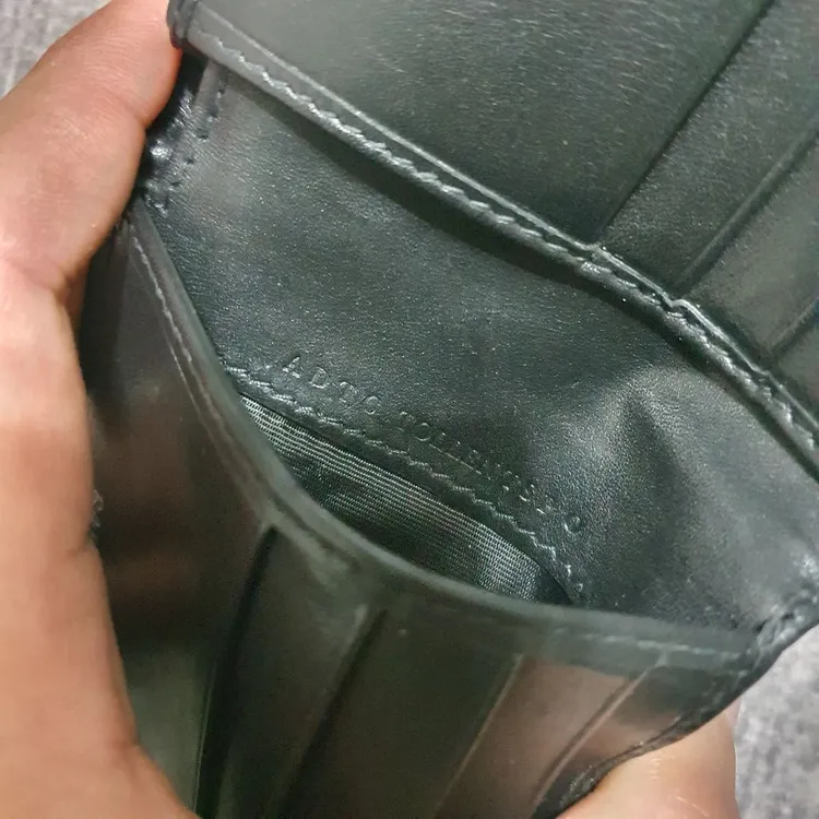정품 발리 삼선 남자 반지갑 이미지