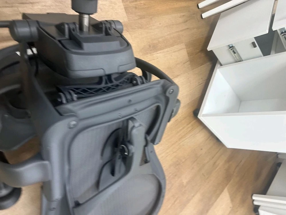수입명품,hermanmiller (허먼밀러) New aeron(뉴 에어론)체어 이미지