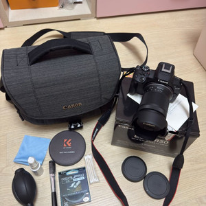캐논 eos r50 + rfs 18-150렌즈 이미지