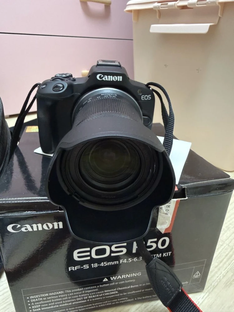 캐논 eos r50 + rfs 18-150렌즈 이미지