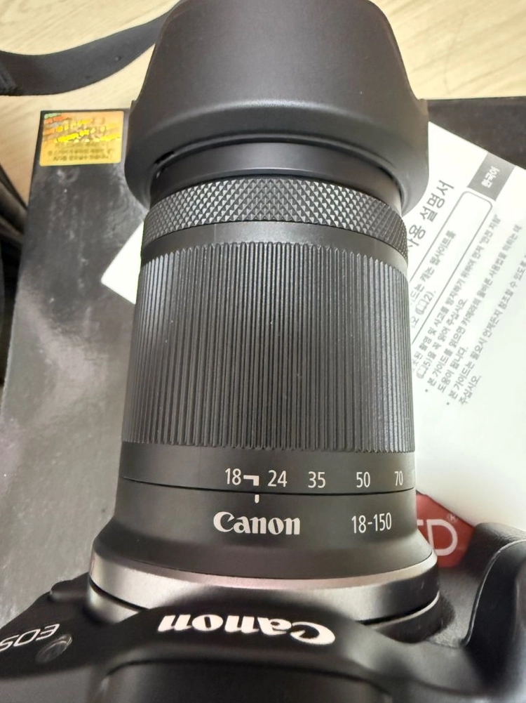 캐논 eos r50 + rfs 18-150렌즈 이미지
