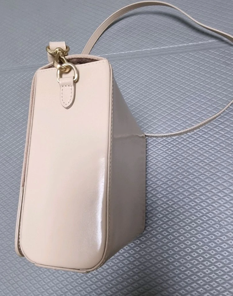 뮤트뮤즈 AMUSE 사각 크로스백 이미지