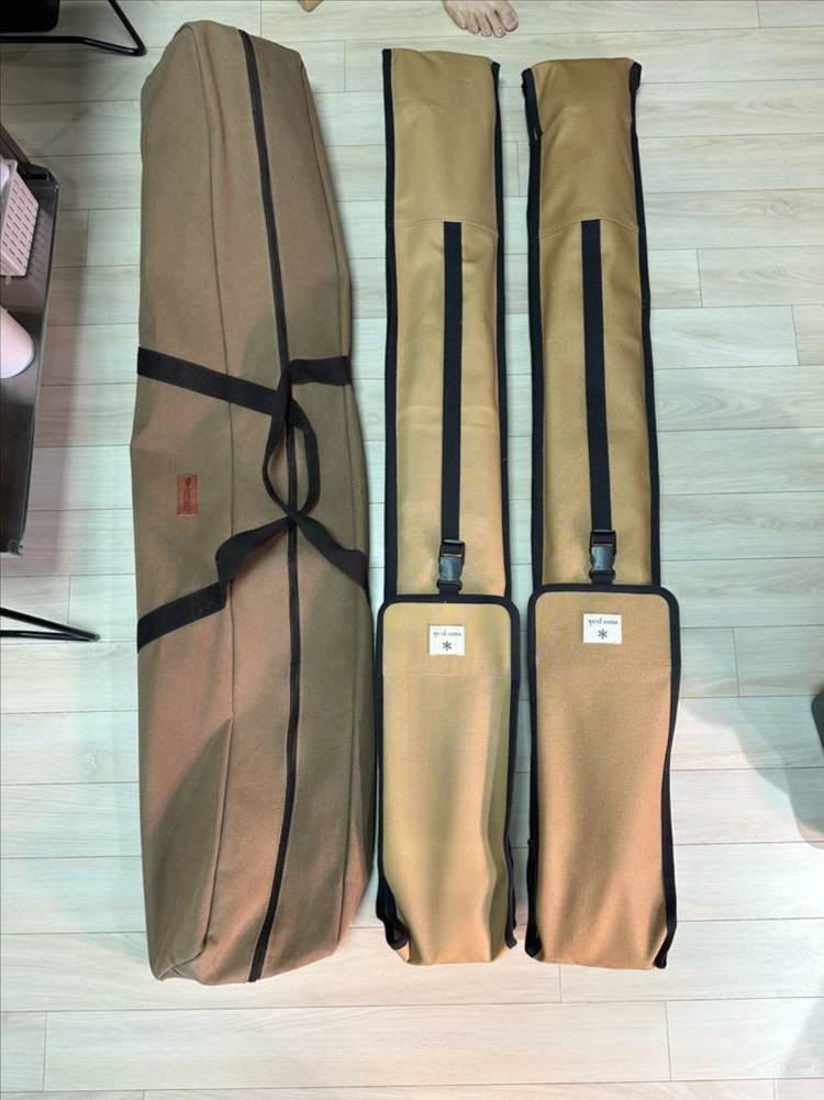 스노우피크 한정판 테이크 체어 롱 블랙 / 스티븐 알랜 콜라보+ 베어브릭 콜라보 +가방3종 일괄판매 이미지