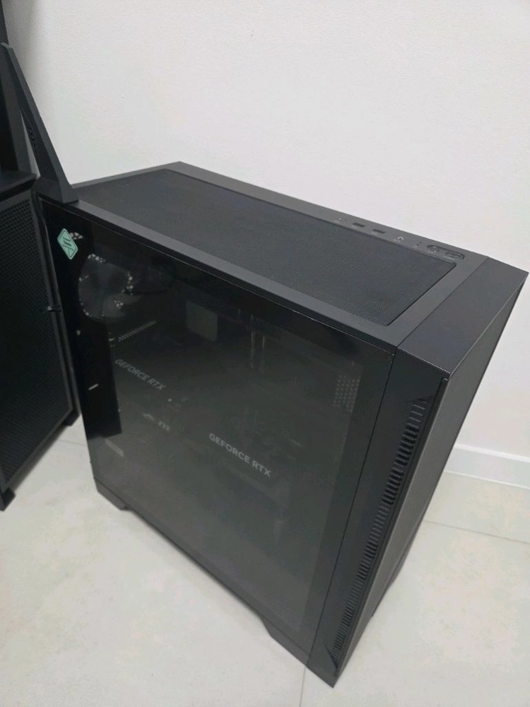 고사양 게이밍 조립PC 라이젠 9800x3d 5070ti 상태굿 이미지