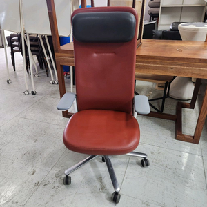 비트라의 퍼시픽 체어(Vitra Pacific Chair) 하이백(High Back) 가죽 사양 이미지