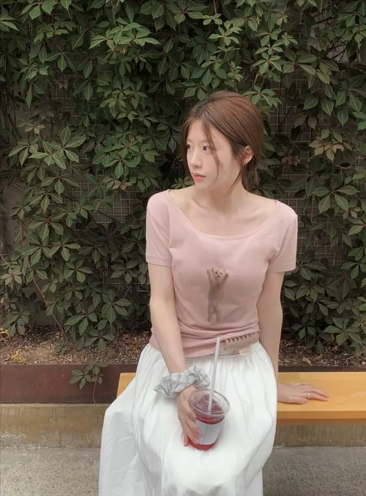 슬로우앤드 제작 미유 원숄더 반팔티셔츠 단종상품/제니오 쉬이즈큐트 더바넷 이미지