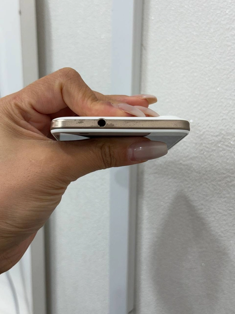 A급)화웨이 Y6 화이트 8GB Y1901 이미지