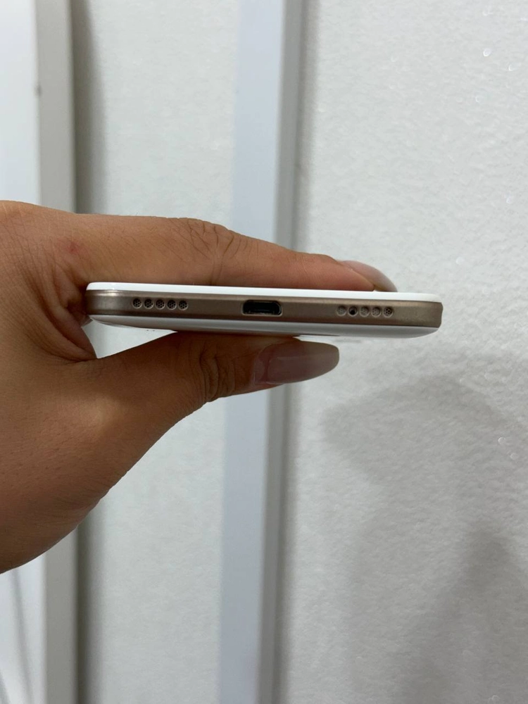 A급)화웨이 Y6 화이트 8GB Y1901 이미지