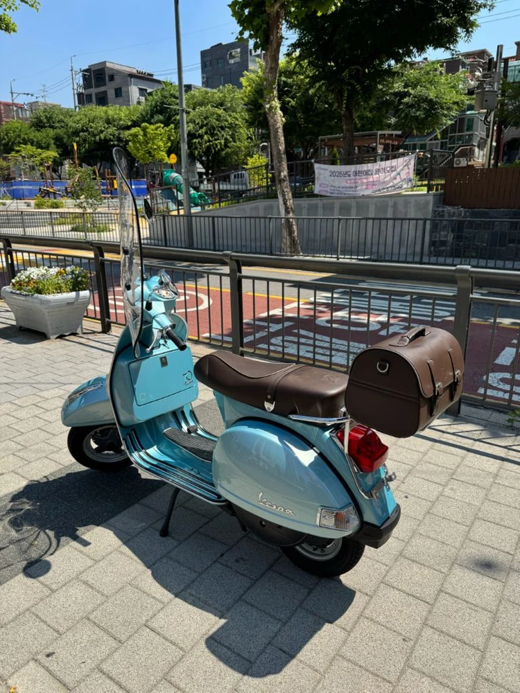 베스파 px125 70주년 한정판 신차급 매물 이미지