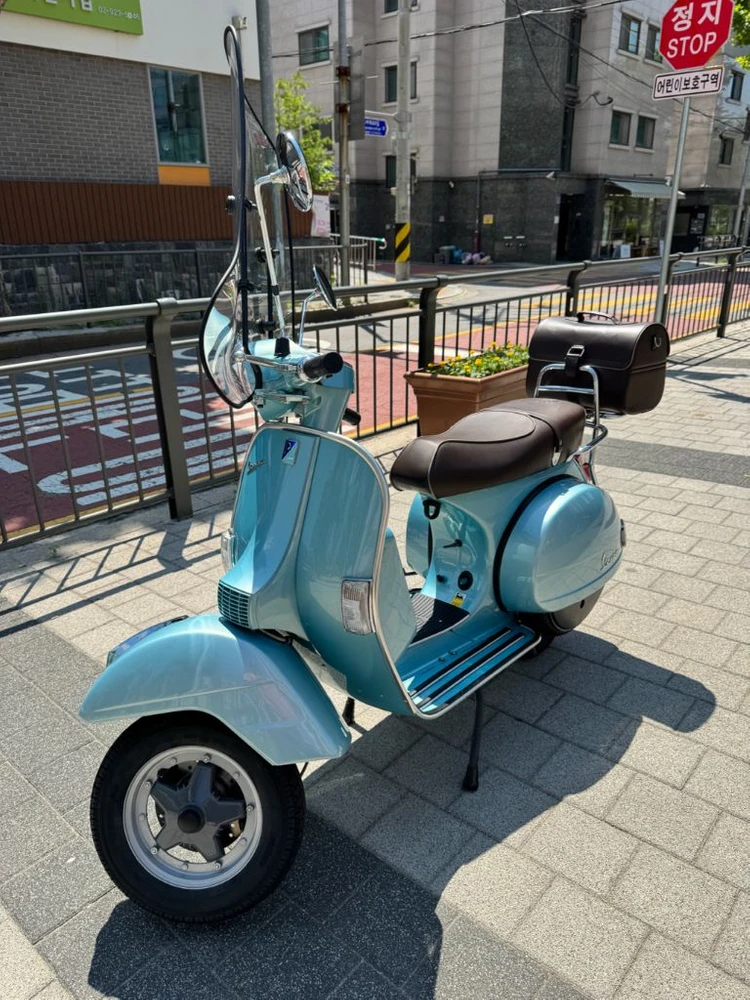베스파 px125 70주년 한정판 신차급 매물 이미지
