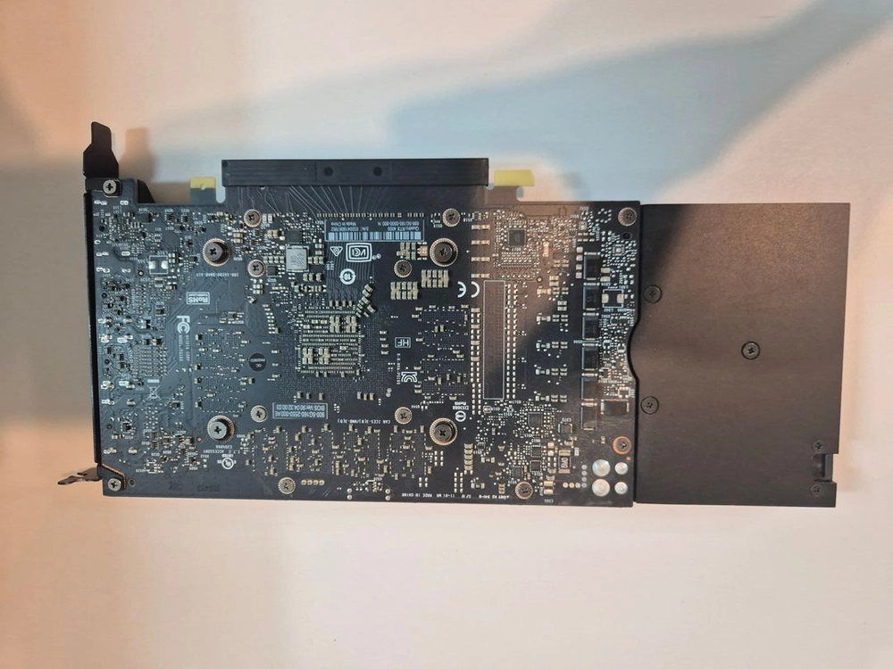 QUADRO RTX 4000 그래픽카드 이미지