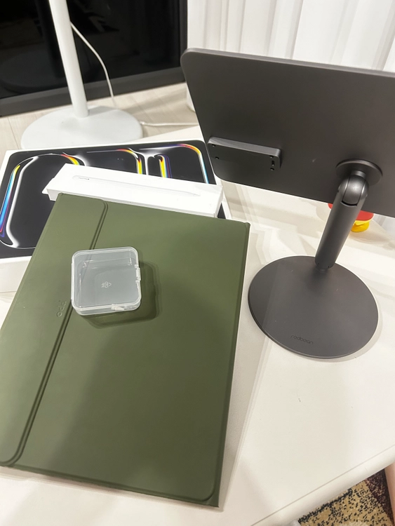 아이패드 프로 13 M4 WIFI 256GB 스페이스 블랙 (+애플펜슬프로, 거치대, 케이스) 이미지