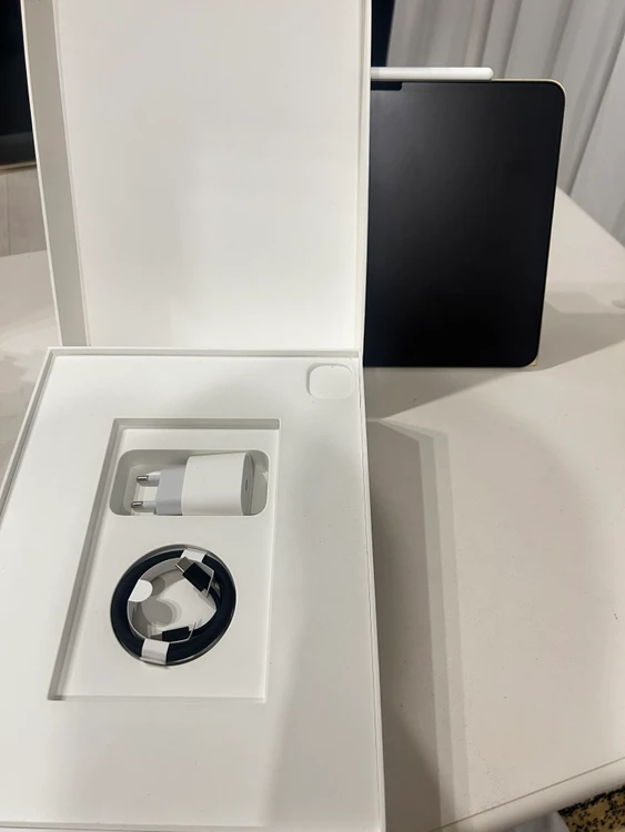 아이패드 프로 13 M4 WIFI 256GB 스페이스 블랙 (+애플펜슬프로, 거치대, 케이스) 이미지