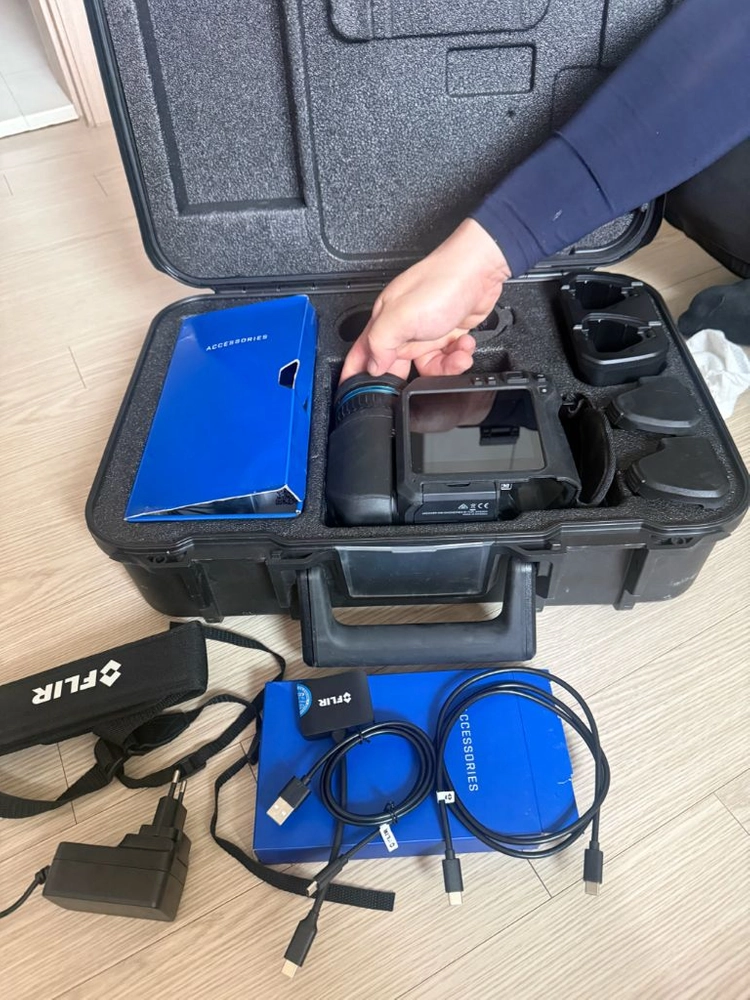 열화상 카메라 플리어 T530 FLIR 이미지