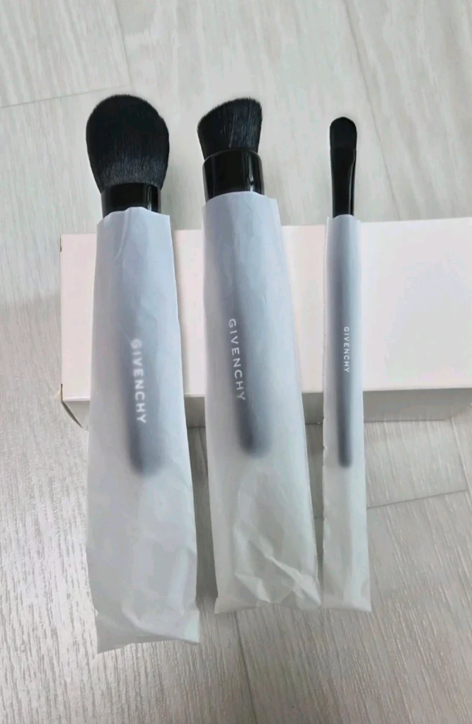 지방시 뷰티 브러쉬 & 파우치(새상품) 이미지