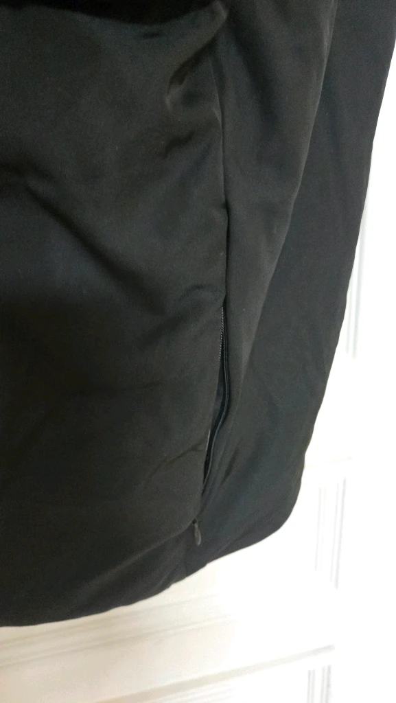마더주 바잉 블랙 후드 덕다운 패딩조끼 / 오버핏 베스트 / 자석 여밈 이미지