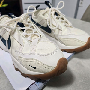 나이키 TC7900 아이보리 245 사이즈 이미지