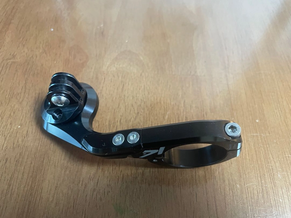 케이엣지 가민 콤보마운트 XL 블랙 색상 판매 거치대 중 가장 CNC 가공 완성도가 높은 케이엣지 사 마운트 이미지