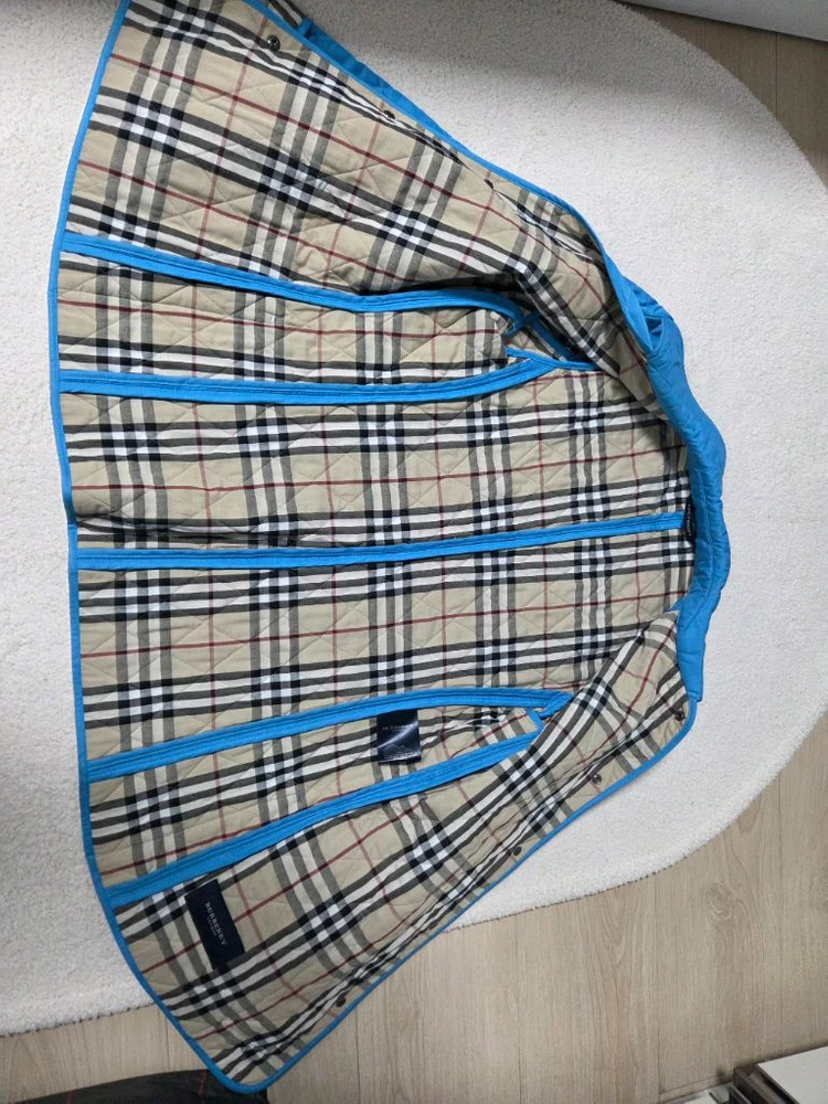 버버리 퀼팅 자켓 이미지