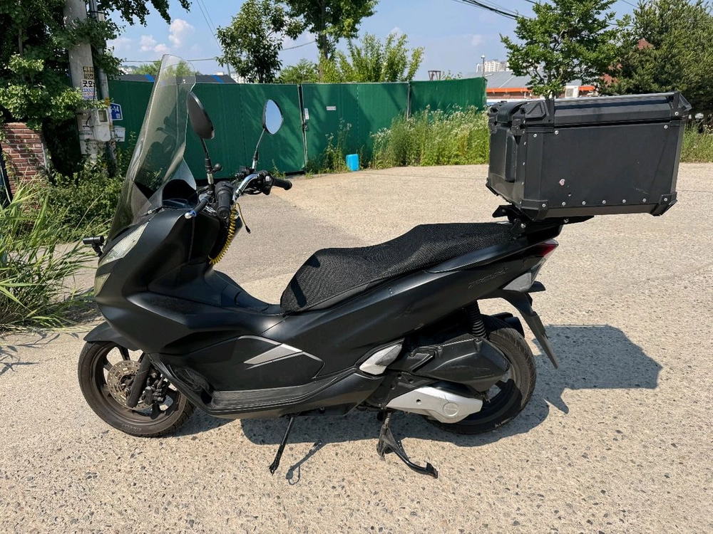 혼다 pcx125 20년 최상급 블박튜닝 팝니다 이미지