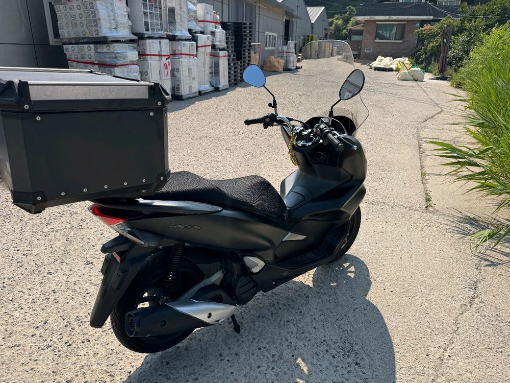 혼다 pcx125 20년 최상급 블박튜닝 팝니다 이미지