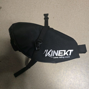 키넥트 싯포스트 새들백 이미지
