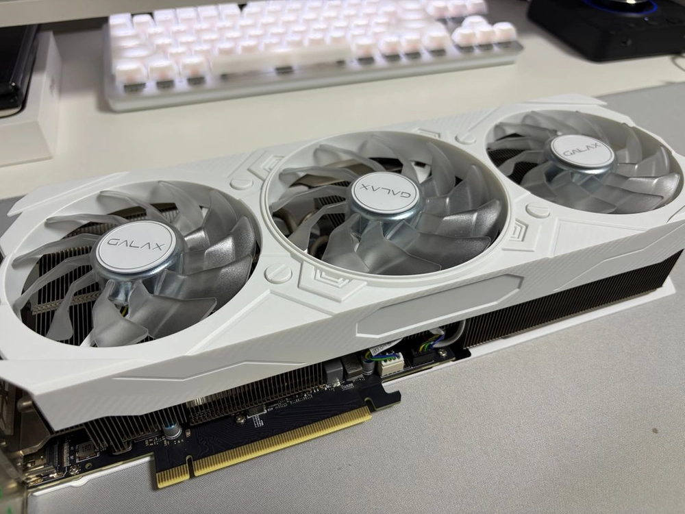 갤럭시 rtx 4070ti 팝니다. 4070 ti 이미지