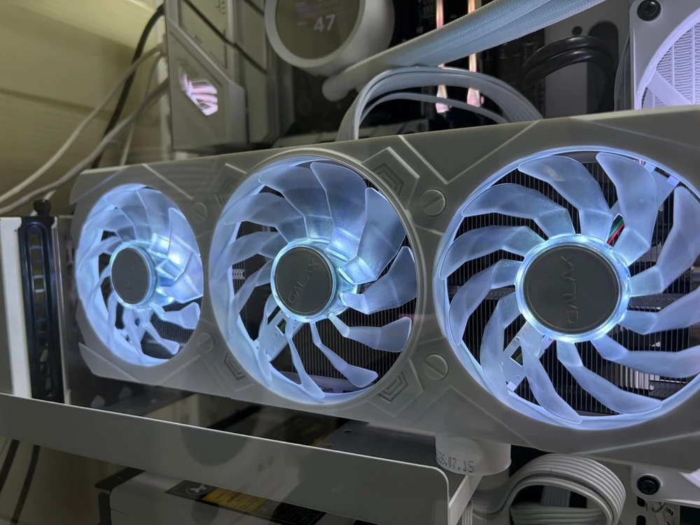 갤럭시 rtx 4070ti 팝니다. 4070 ti 이미지