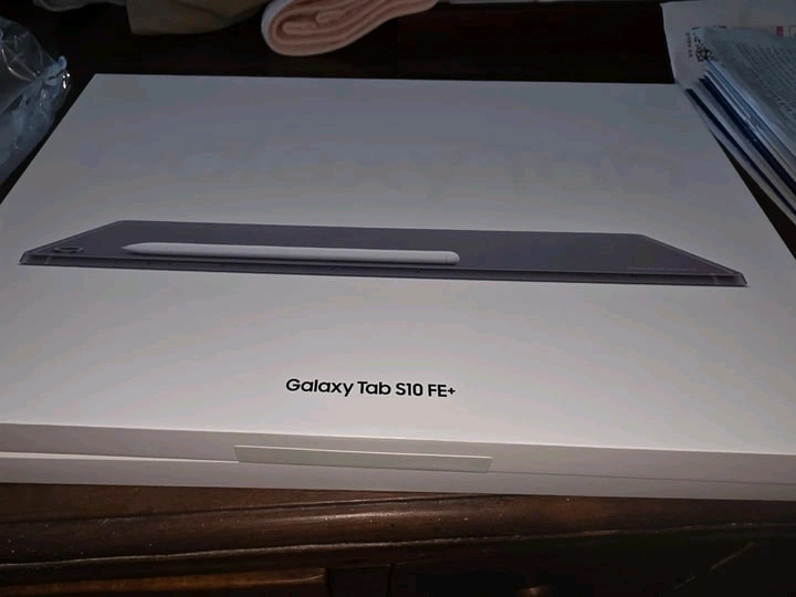 갤럭시탭S10 FE +(플러스)128GB wifi 단순포장개봉+정품북커버(개별구매12만)+종이질감필름부착 - 안심되는 중고거래