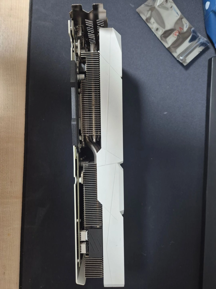 택포/ COLORFUL iGame 지포스 RTX 3060 Ultra OC D6 12GB White LHR 이미지