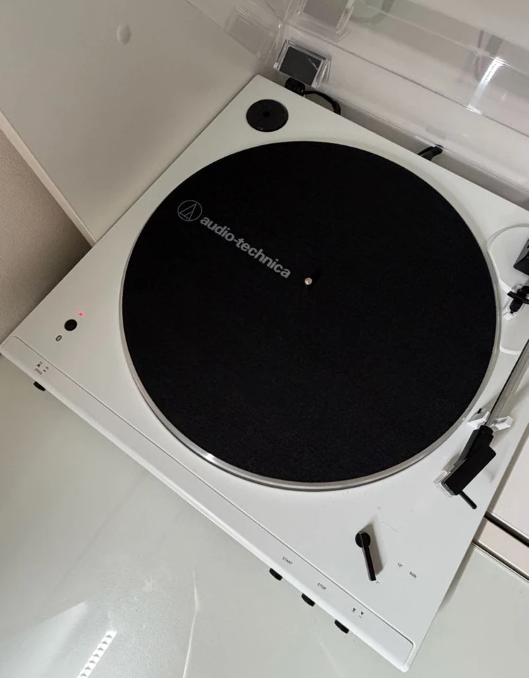 오디오테크니카 AT-LP60XBT 올 화이트 리미티드 에디션 턴테이블 이미지