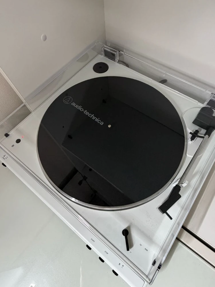 오디오테크니카 AT-LP60XBT 올 화이트 리미티드 에디션 턴테이블 이미지