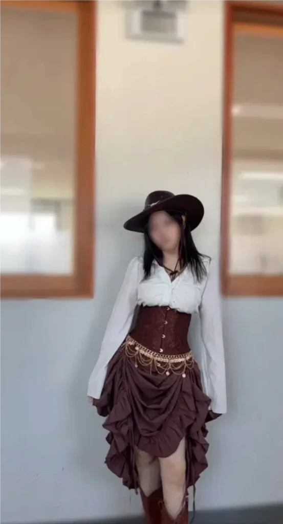 해적 카우걸 보헤미안 졸업사진 졸사 의상 대여 이미지