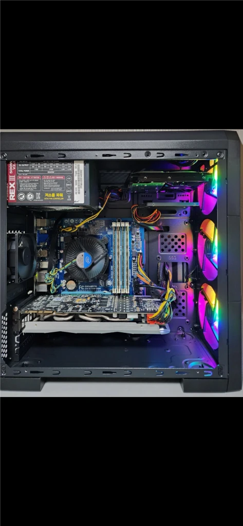 업무용 PC 사무용 컴퓨터 i7 본체 롤 피파 발로란트 게임 이미지