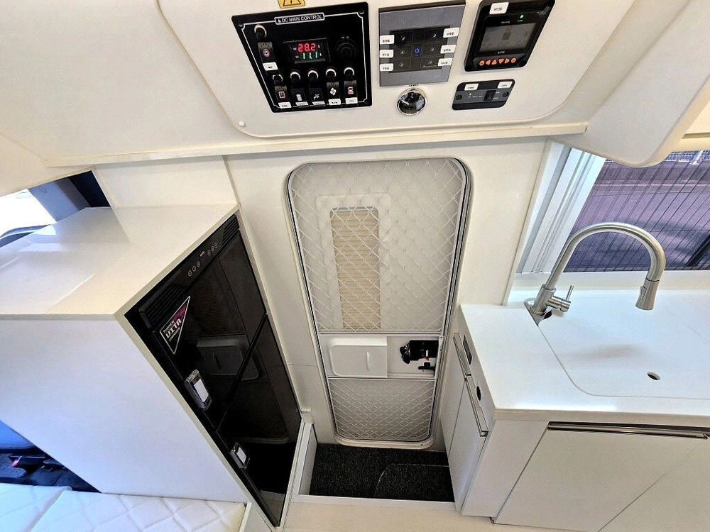 18년 레스타5인승캠핑카(신규제작,인산철1200A,6만km)-전액할부됨 이미지