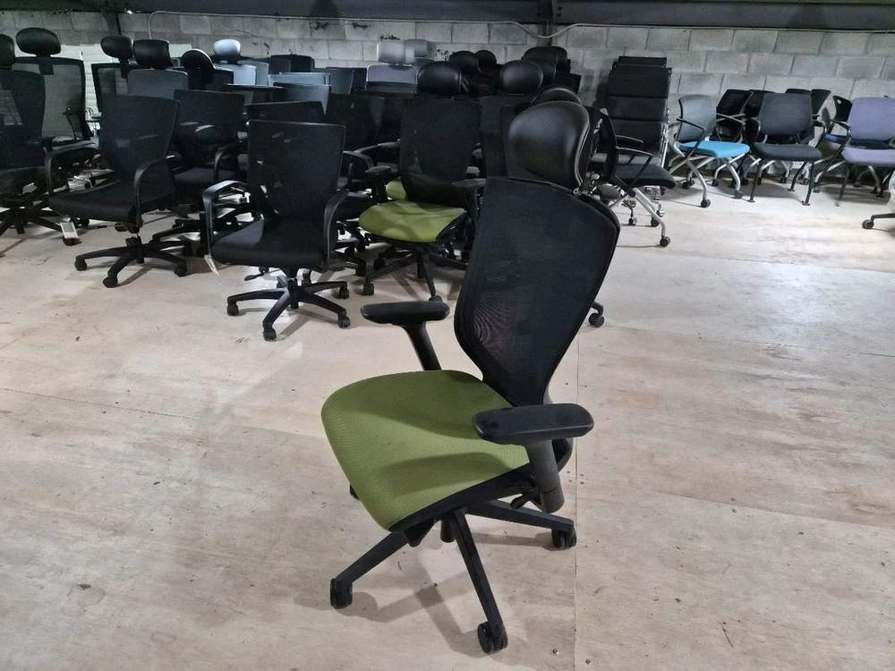 퍼시스 CH4300RAH 의자 이미지