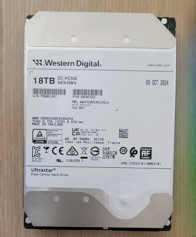 WD Ultrastar DC HC555 18TB HDD 이미지