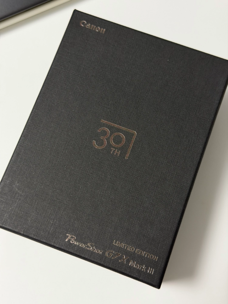 캐논 G7X Mark III 30주년 기념 에디션 그라파이트 풀박스 이미지