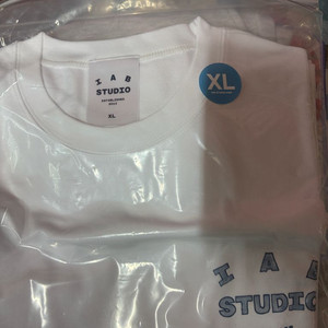아이앱 스튜디오 서울 티셔츠 화이트 XL 새상품 미시착 판매 이미지