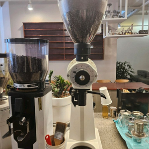 말코닉 ek43 화이트 팝니다 이미지