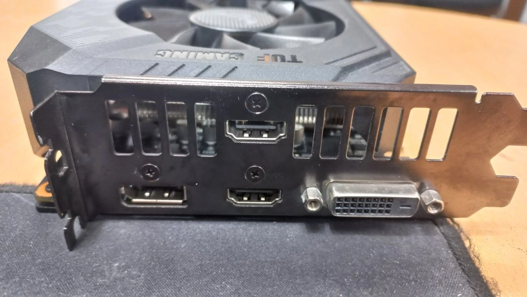 asus tuf 2060 o6g gaming 그래픽카드 팝니다. 이미지