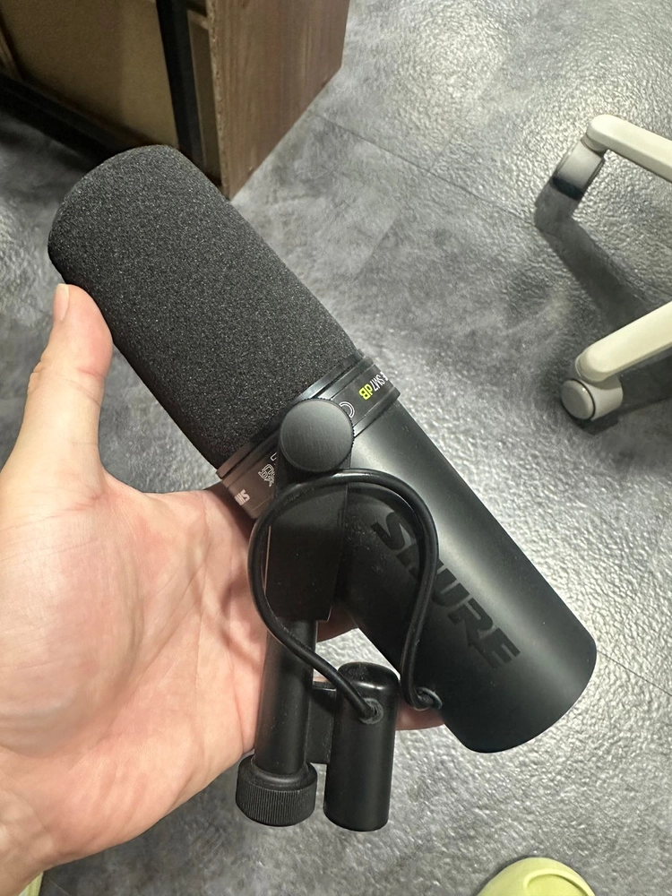 [S급/풀박스] 슈어(SHURE) SM7dB 다이나믹 마이크 판매합니다 (내장 프리앰프 모델) 이미지