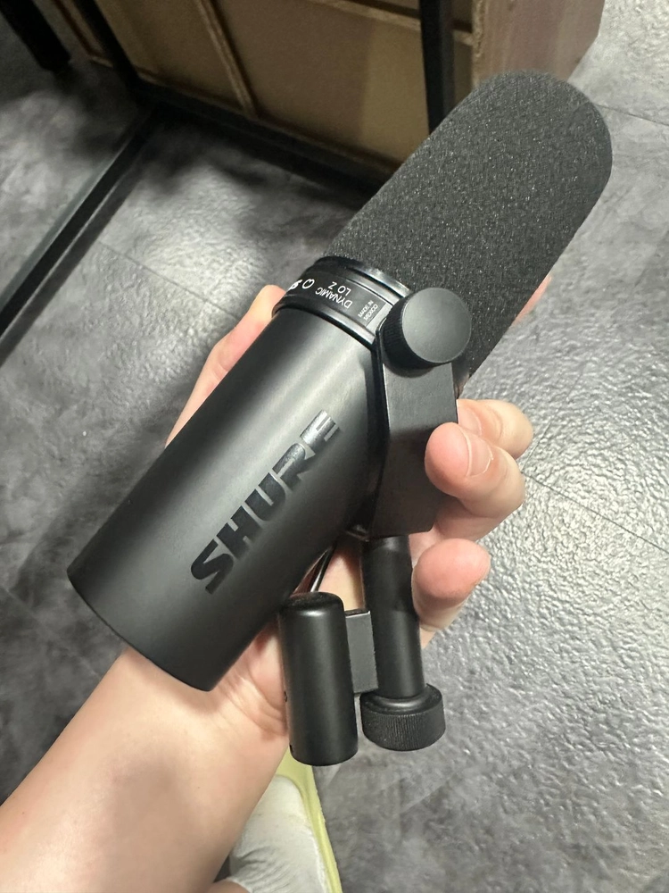 [S급/풀박스] 슈어(SHURE) SM7dB 다이나믹 마이크 판매합니다 (내장 프리앰프 모델) 이미지