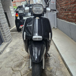 람브레타v125 19년식 블랙 25000km 이미지