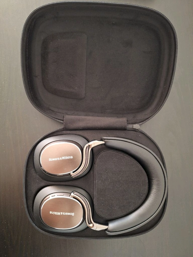 Bowers&Wilkins Px8 S2 이미지