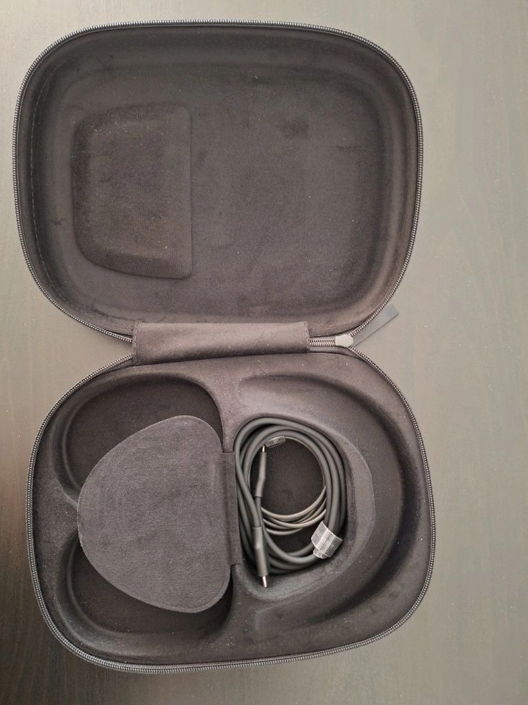 Bowers&Wilkins Px8 S2 이미지