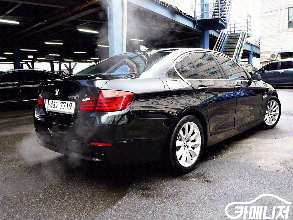 [BMW]5시리즈 (F10) 528i 세단 6월초특가 이미지